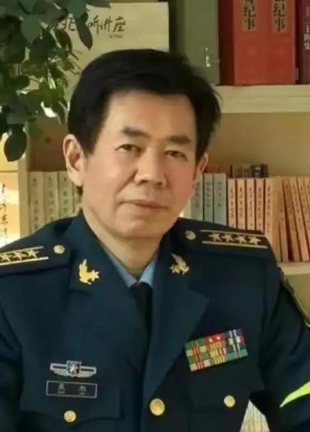 最大的台独分子，再也藏不住尾巴，终于露出来了肮脏的脑袋！原来，最大的台独