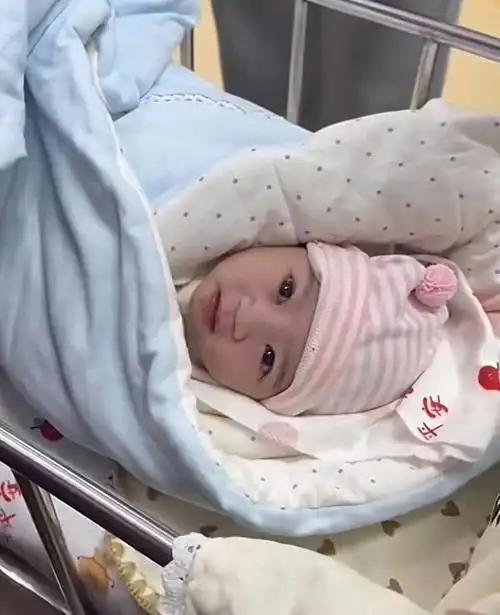 792万！2025年新生儿跌破800万大关，创下建国以来最低纪录。发钱、报销