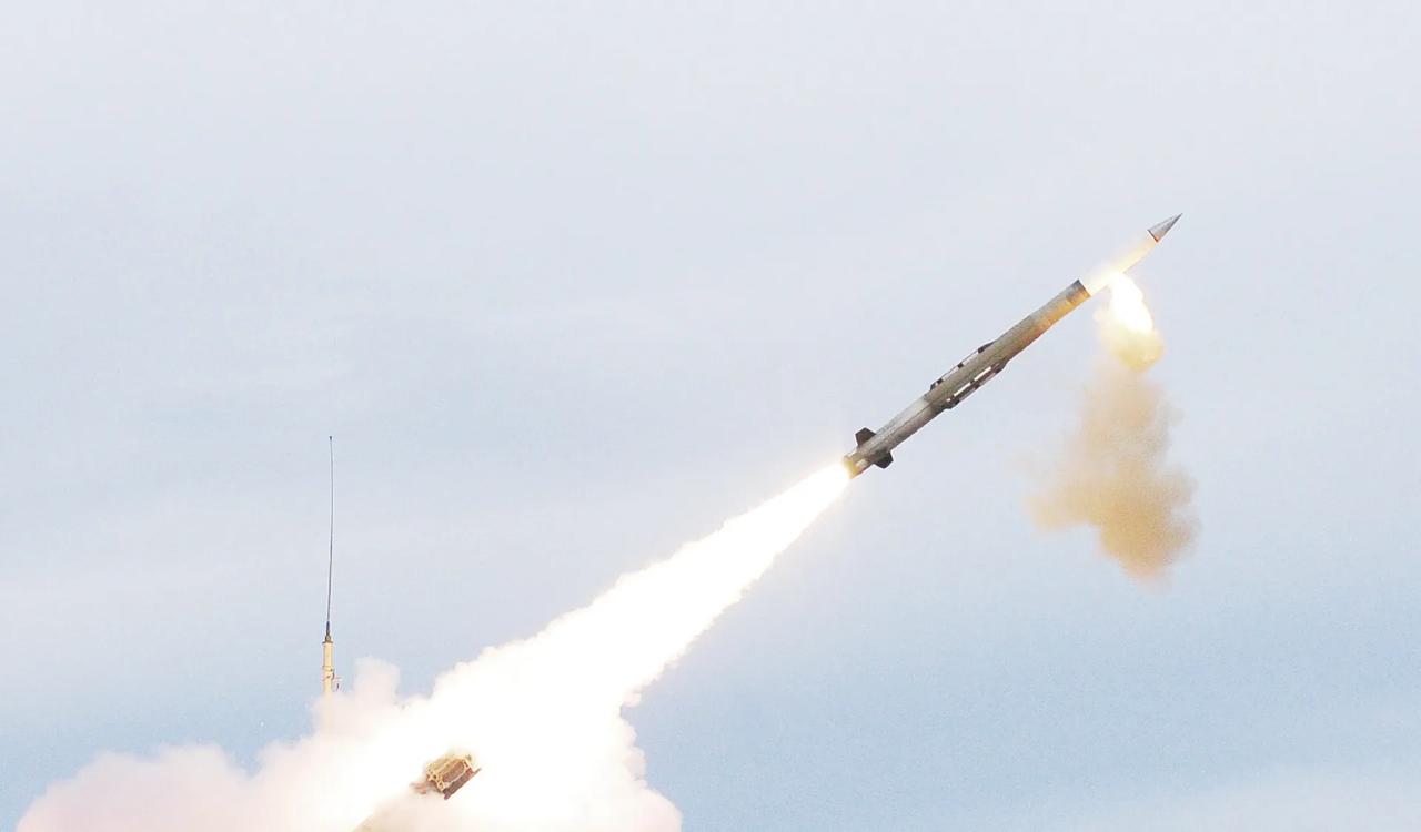 德国莱茵金属公司总裁阿明·帕佩格尔表示：“我认为目前欧洲、美国和中东国家的仓库都