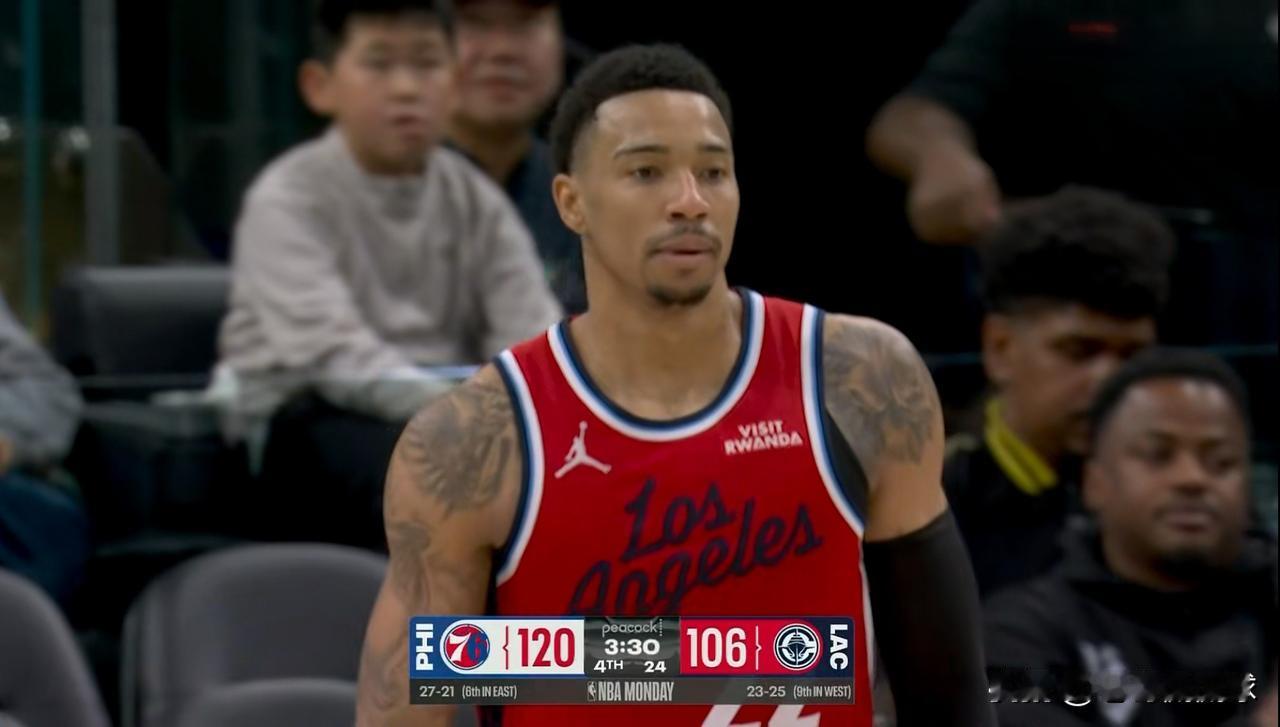 快船小将米勒的苦日子终于熬到头了！虽然今天快船在主场以113：128不敌76人，