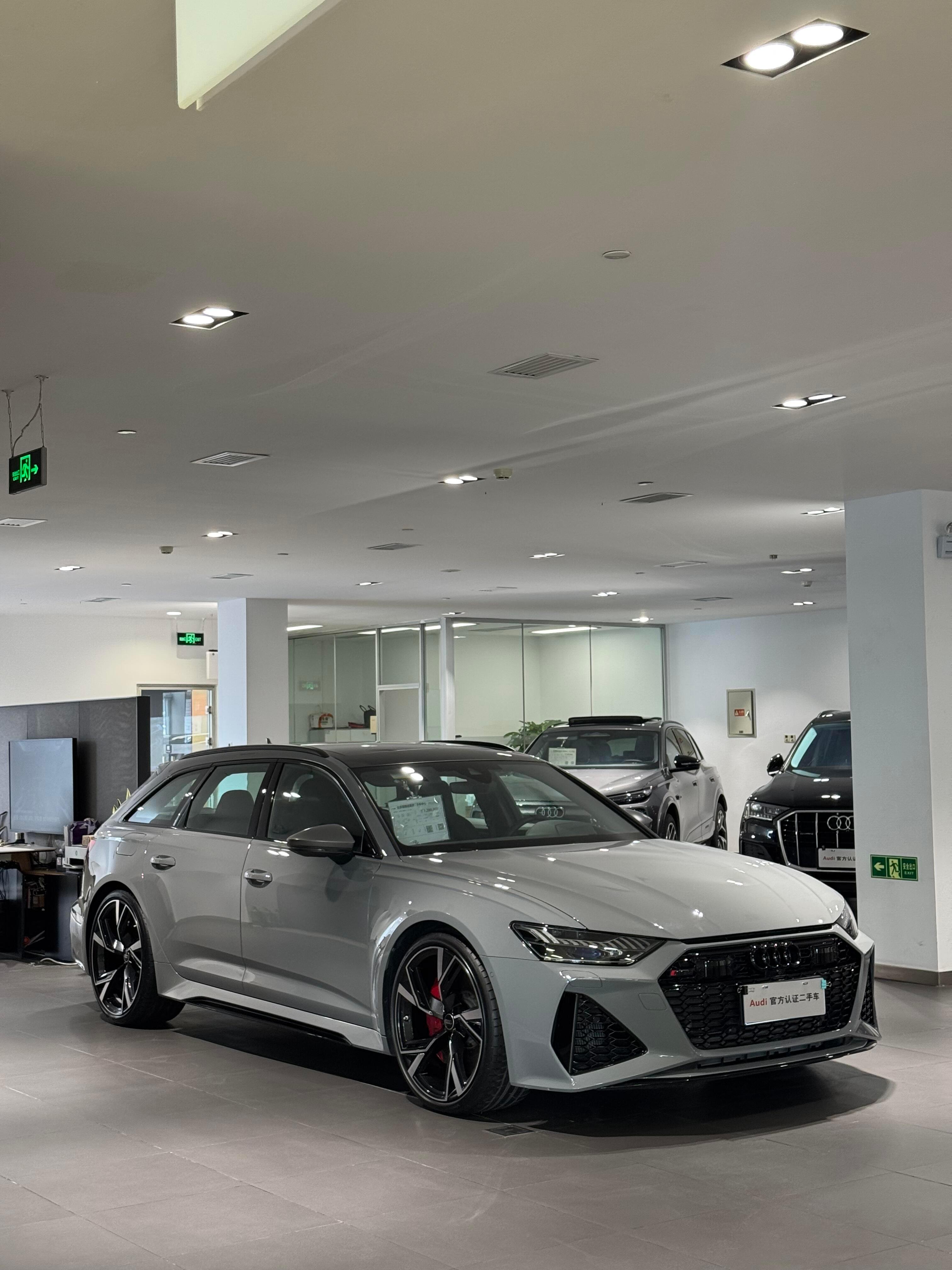 奥迪RS6P版本纳多灰配色准新退役试驾车奥迪RS6Performance版