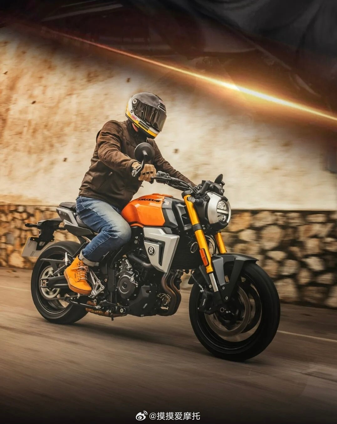 机车摩托车铃木在国内上市GSX-8T复古街车，售价12.48万元！摸摸爱分享