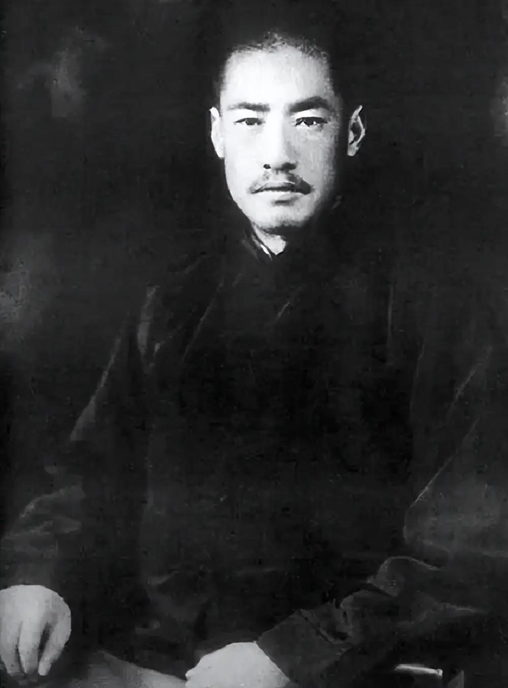 1940年，马绍援家中私藏得大烟器具被查了出来，马步芳为此十分生气，当即便派人将