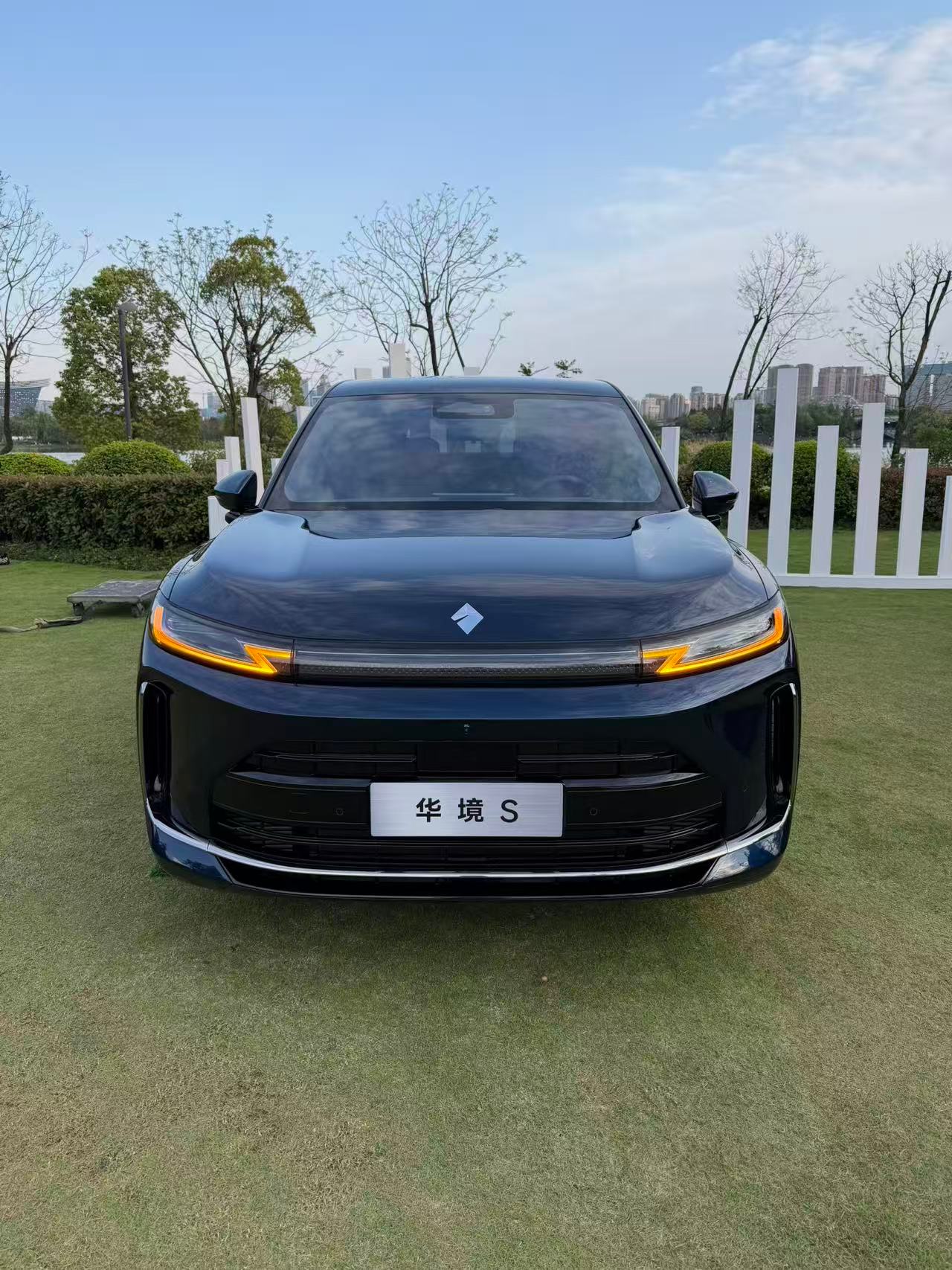 看到了一个销售的聊天截图，华境S的价格竟然是16万起售？这也太震撼了吧，之前我还