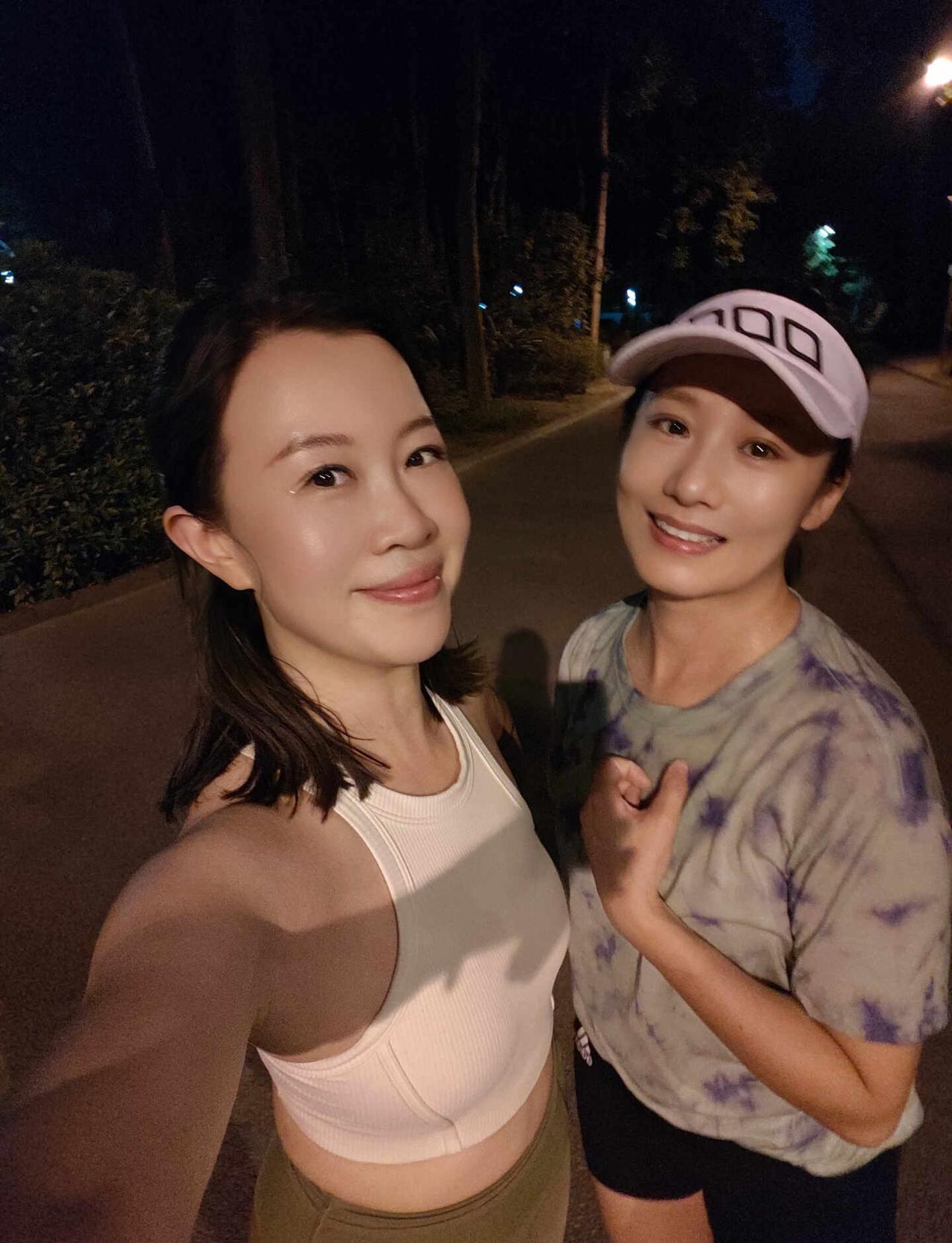 夜跑马鹿山跑友圈跑步打卡跑了就友夜跑享受跑步带来的快乐跑步搭子下班