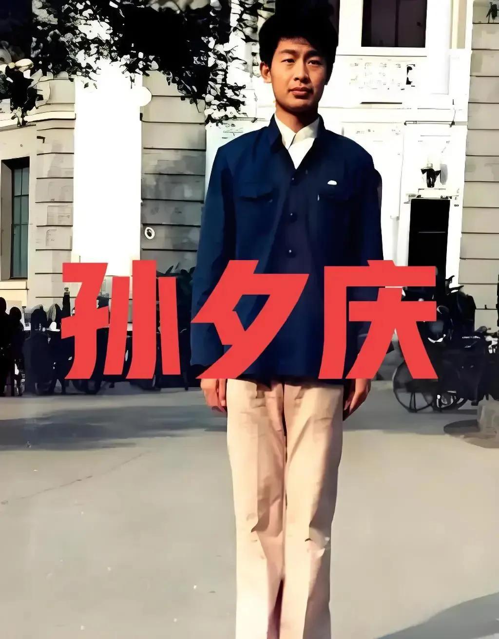 世间最痛的背叛，从来不是来自陌生人的恶意，而是来自你拼尽全力信任、千里迢迢劝回国
