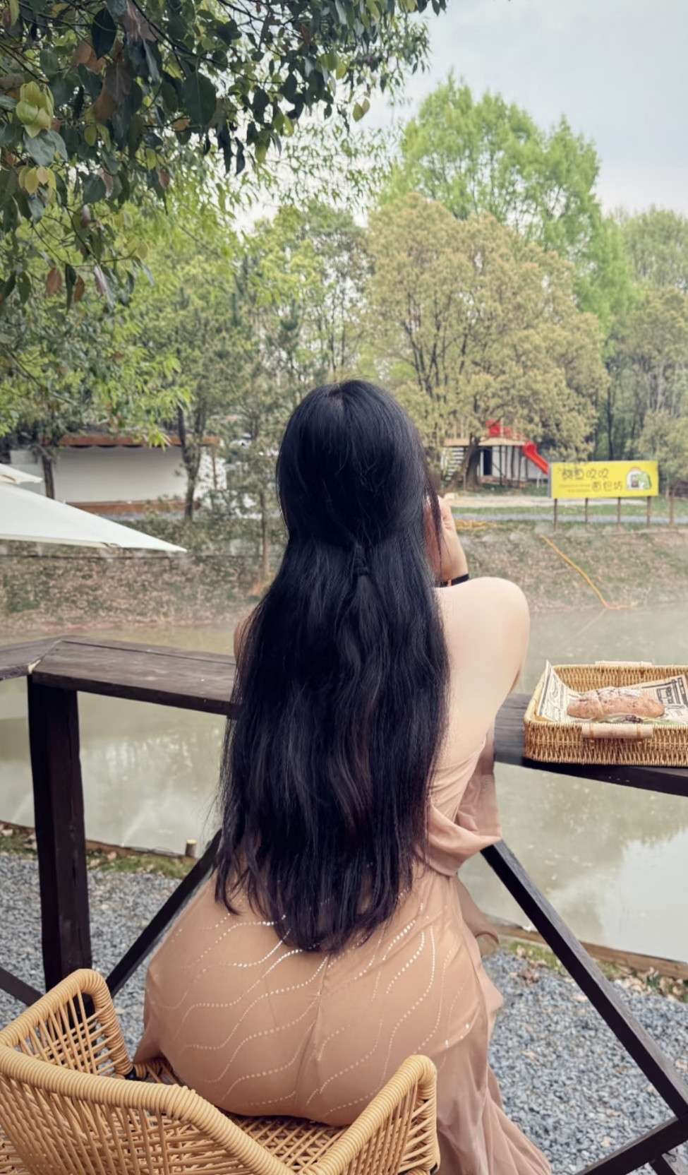 遛弯遇到的，相中了，该怎么上去搭讪呢？