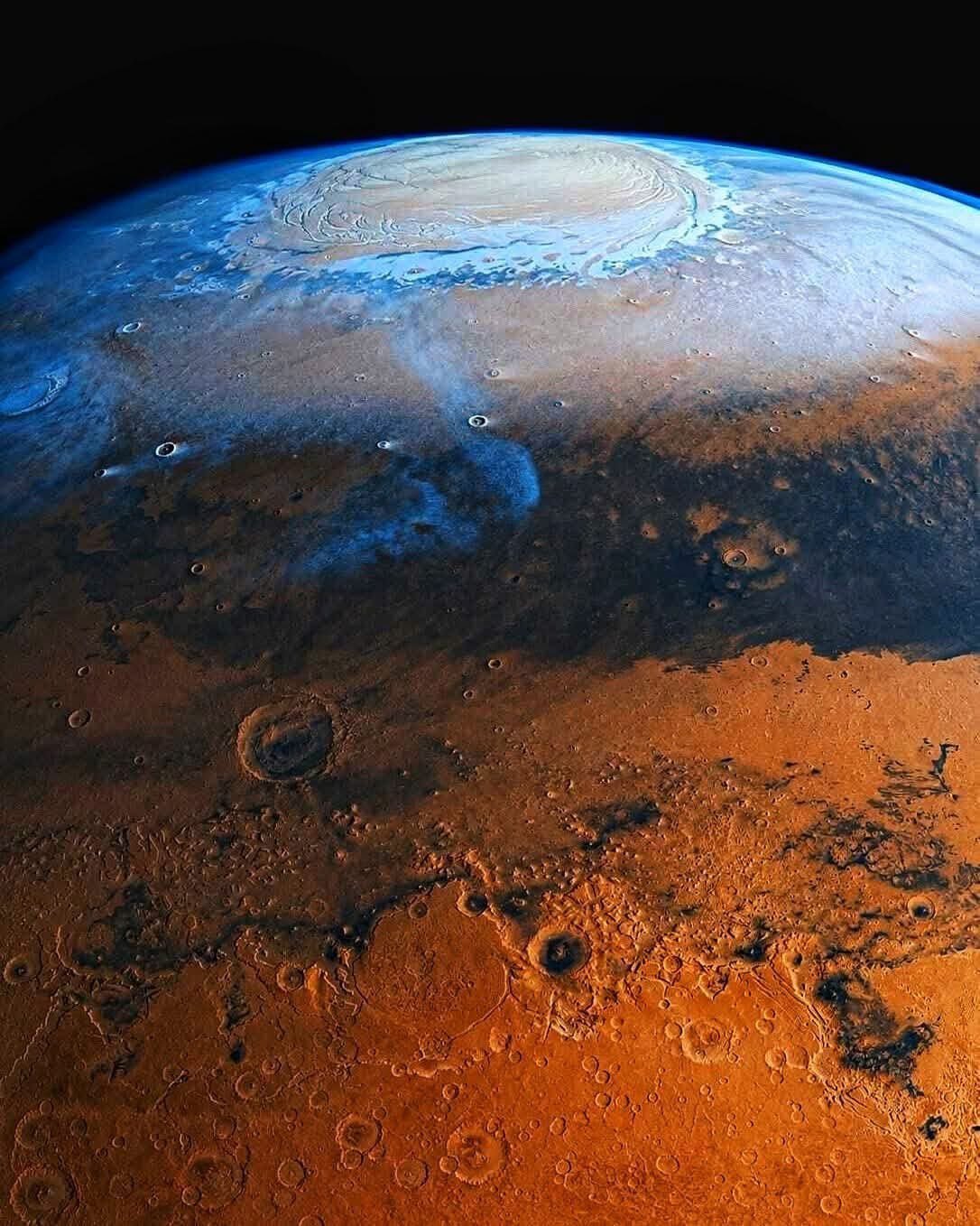有史以来拍摄到的火星北极最清晰的图像。是的，那是水冰……！​​​