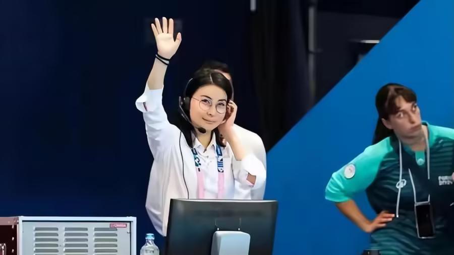 霍启刚高调官宣喜讯仨月，郭晶晶再破天花板，新头衔让阔太圈沉默了！霍启刚七月在