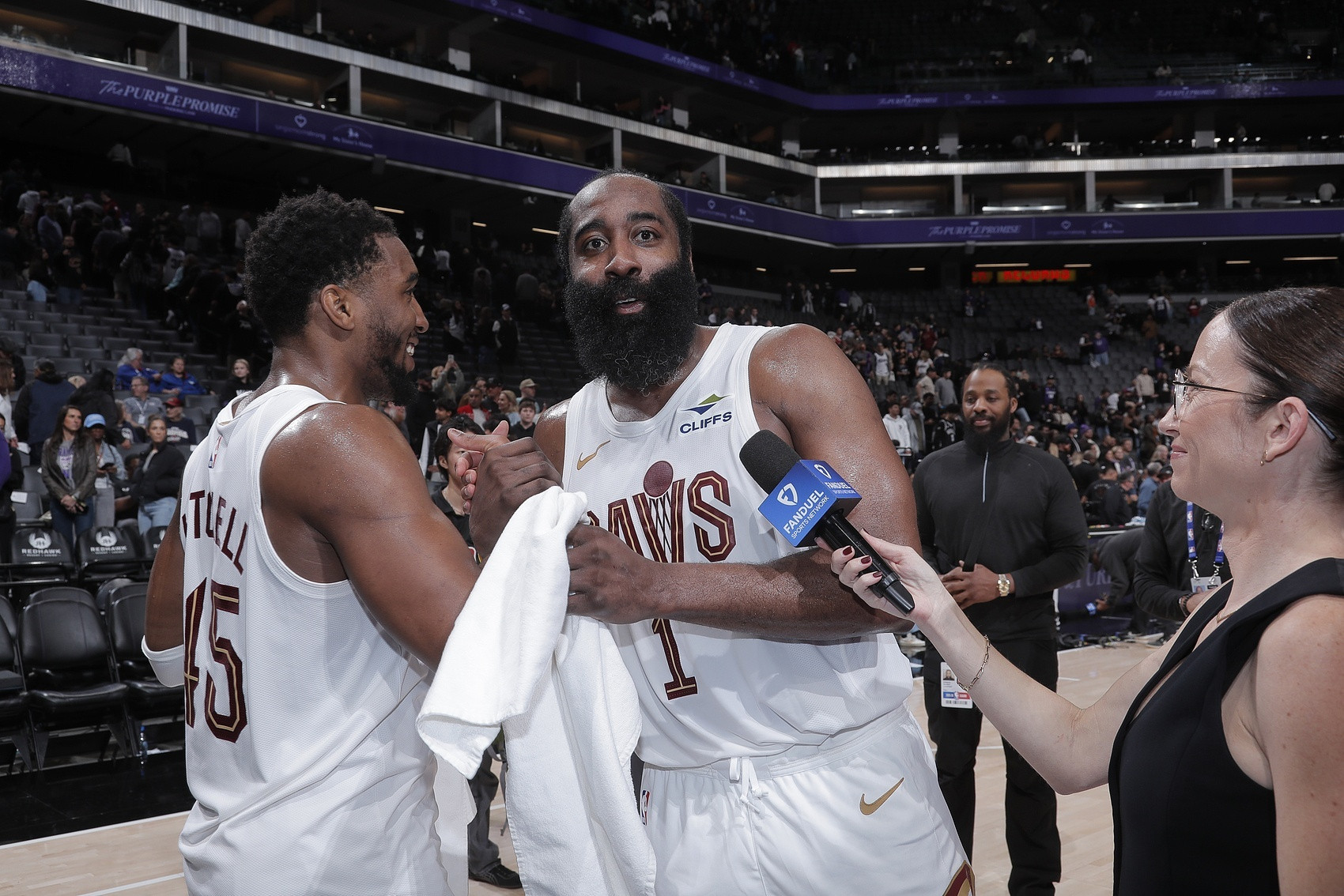 NBA常规赛，骑士￼119-117战胜掘金￼。赛后，骑士主教练阿特金森￼接受了采