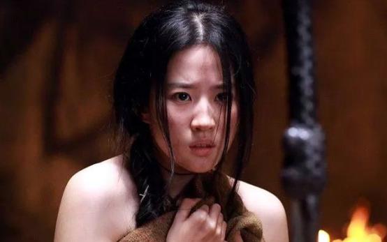 1182年，南宋。一个名妓趴在冰冷的狱中地砖上，身上的鞭痕已经数不清了。狱吏蹲下