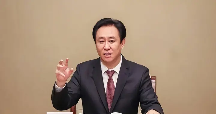 碧桂园爆雷比恒大问题更大, 看到许家印的结局, 杨氏父女猛求生
