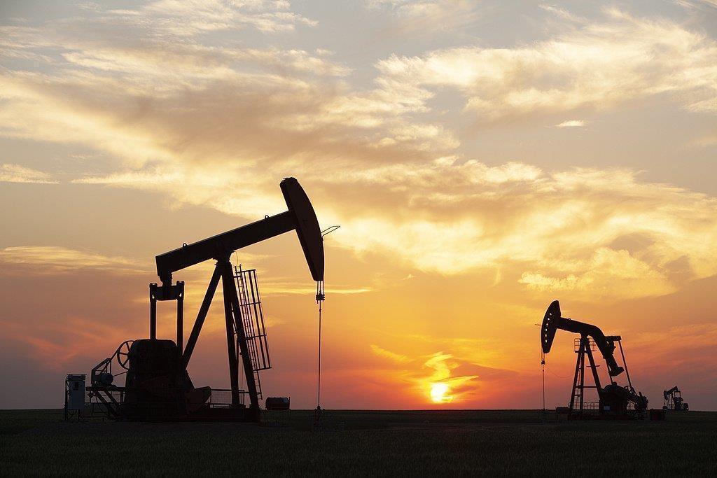 4月14日，受中东局势缓和影响，国际油价大幅下挫。截至当日收