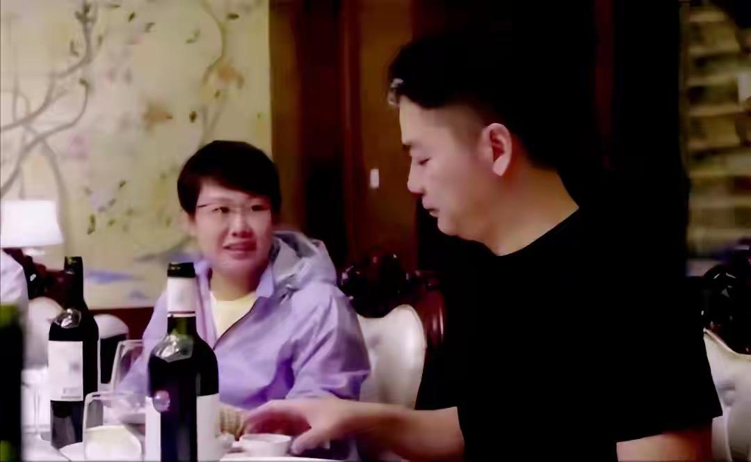 刘强东为什么要逼走杜爽?杜爽的要求本来就不合理。怀孕了之后，自己的岗位是没有
