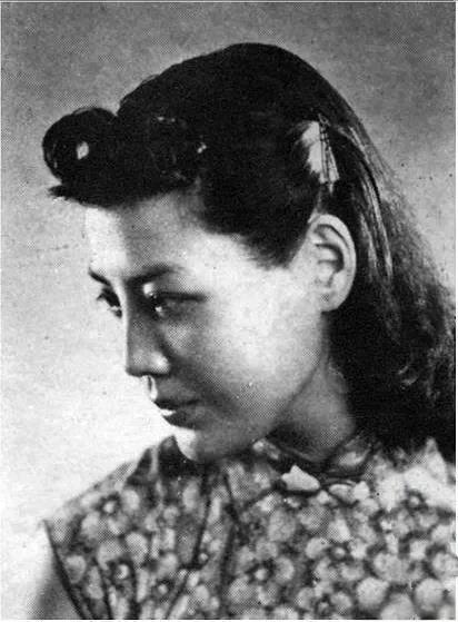 1942年1月19日，民国名媛英茵，在上海国际饭店10楼708房间，吞吃大量鸦片