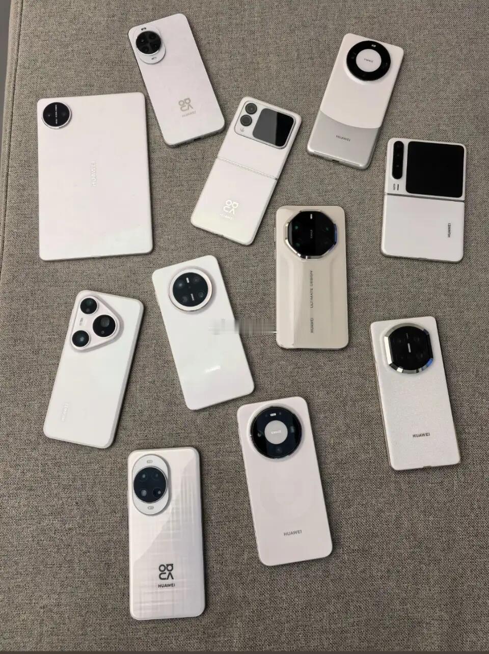 华为白色的手机出了这么多，大家觉得哪款华为白色最好看？华为手机