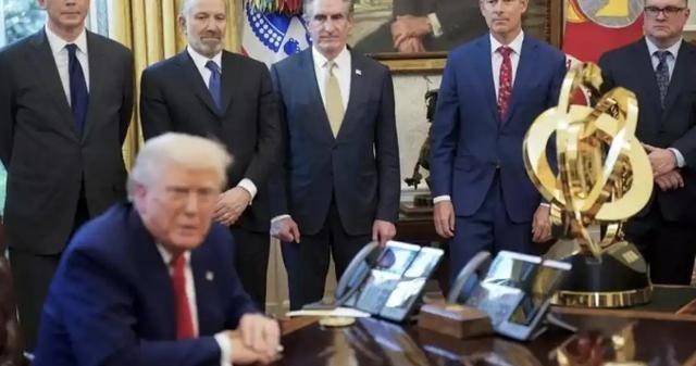 美国可能会联合全球，将中国变成一座孤岛，隔离在世界贸易之外吗？那是绝对不可能的！