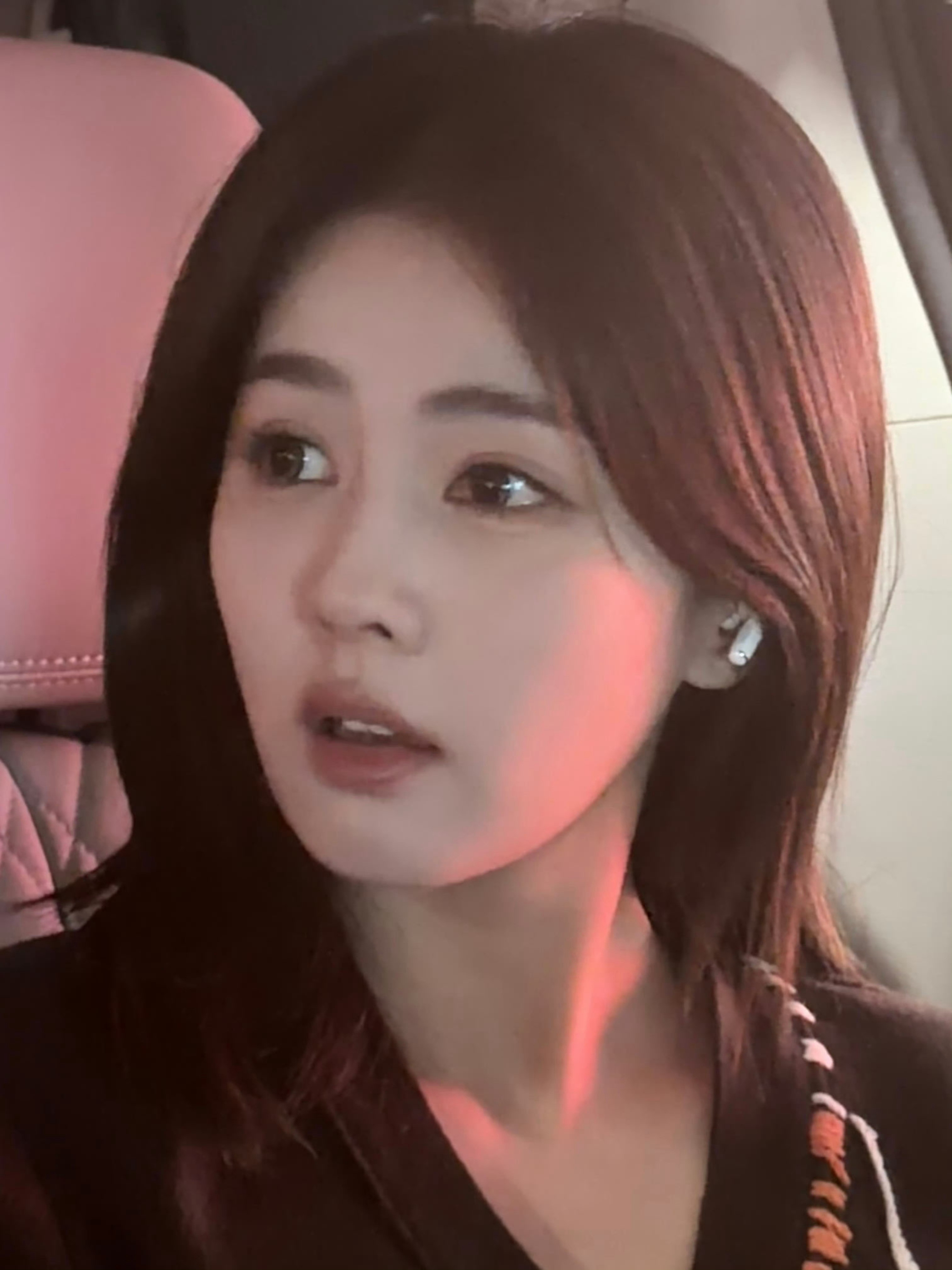 腿妈放饭了天哪白鹿好漂亮白鹿疲惫漂亮菠萝妹妹亲爱的客栈众人送别白鹿