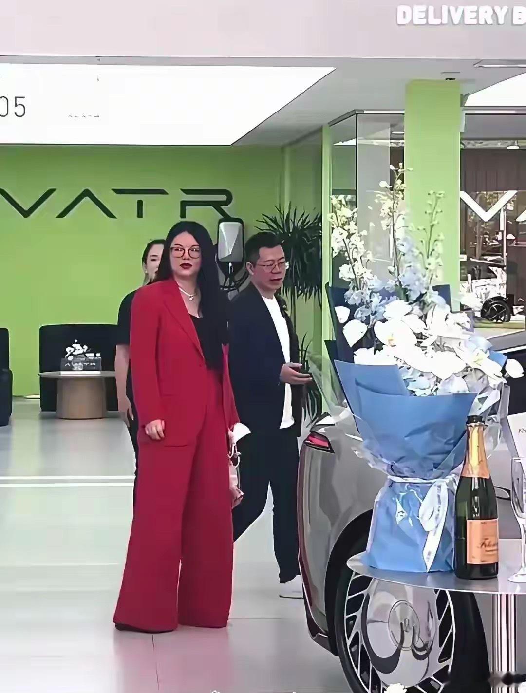 终于知道王岳伦为什么会离婚了。​​​