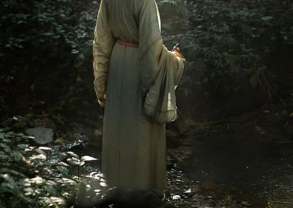 网络热讯：因果从不缺席！你对人种下的善恶，早晚都会回到身上最近“善恶有报”