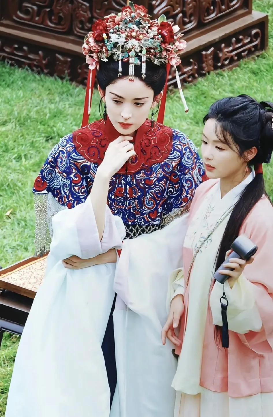 不愧是于正的剧。娜扎演玉茗茶骨里的荣善宝不受一点气，上来就是嘎。娜扎确实很适