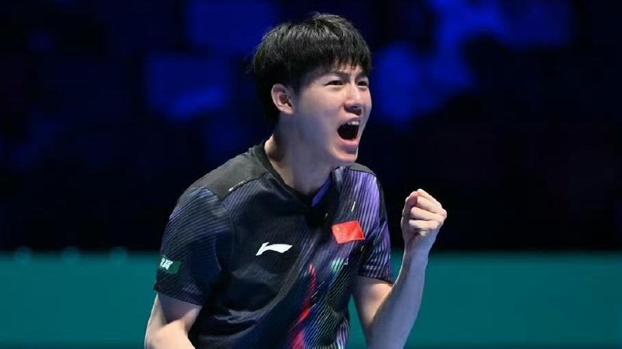 乒乓世界杯男单八强诞生六席！国乒损失惨重，温瑞博1-4被淘汰，王楚钦压力倍增！