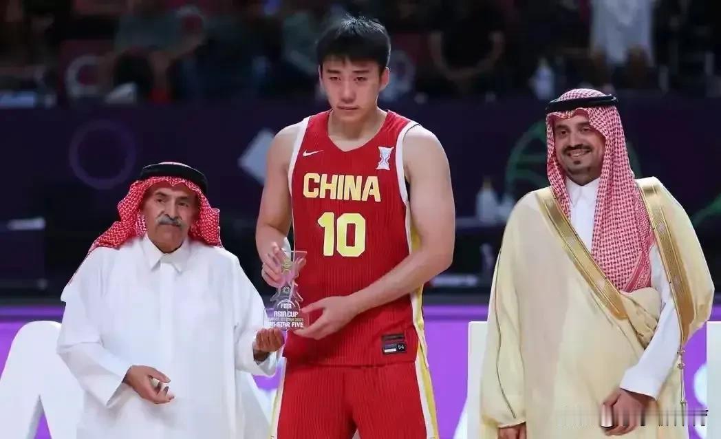 世预赛迎大考，郭士强指导该如何弥补两大主力的空缺！11月底中国男篮将迎来27