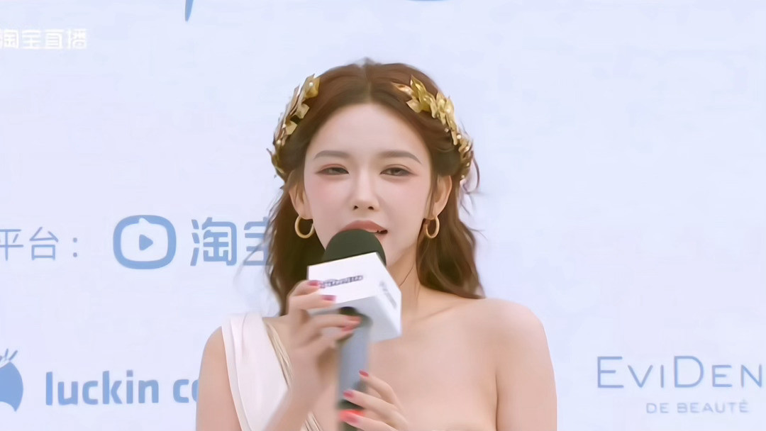 程潇复刻古希腊女神程潇会不会美得太超过了…完全希腊女神降临好震撼的美丽哦