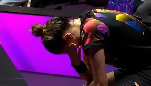 雨果怎么不安慰布鲁娜呢？昨晚布鲁娜对阵大迪时，不仅化了妆，而且每赢一球都大声嘶