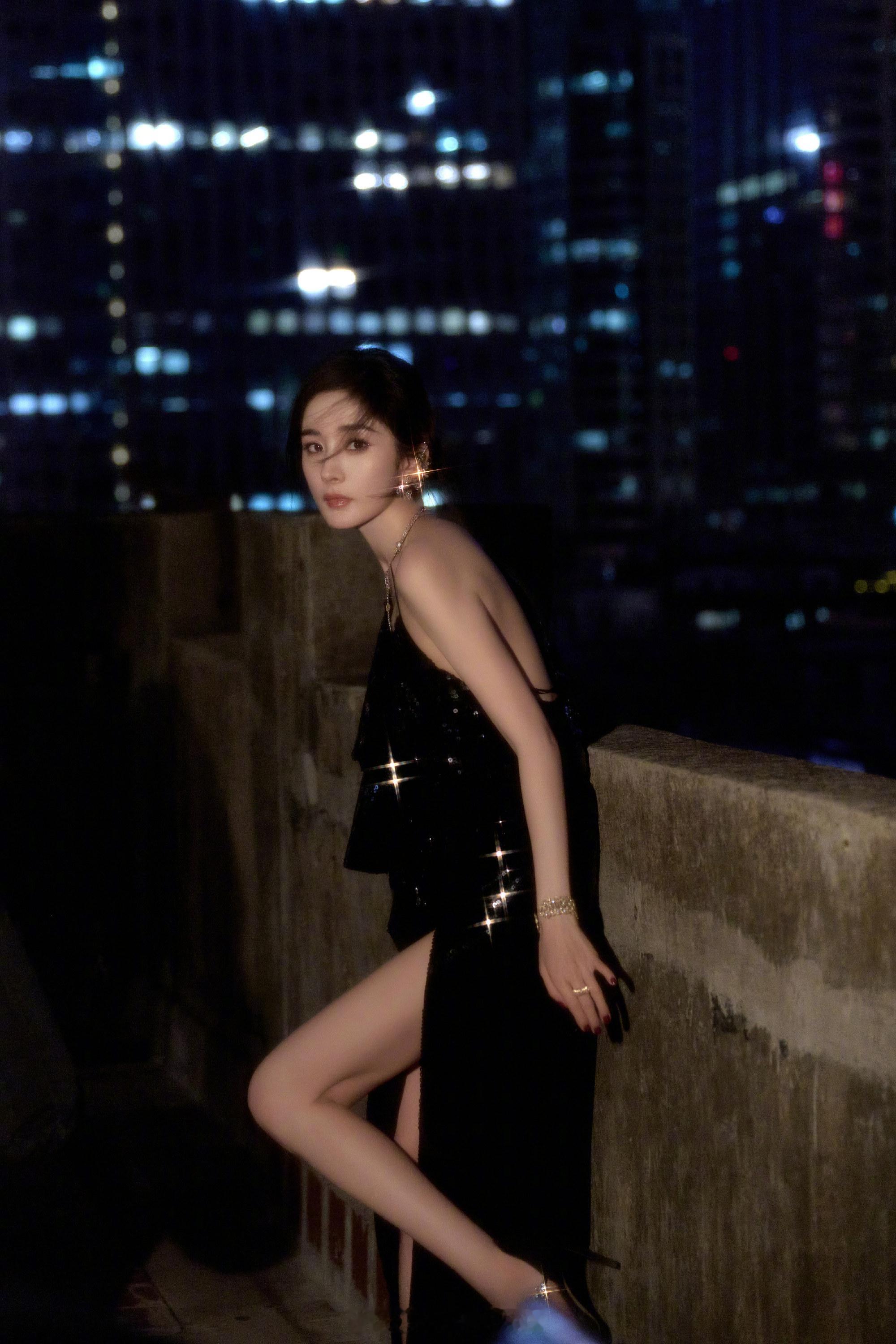 杨幂黑色礼服裙