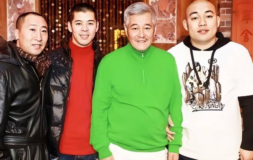 2016年，赵本山突然接到电话，爱徒张小光在高速路口意外身亡，竟然只是因为55块