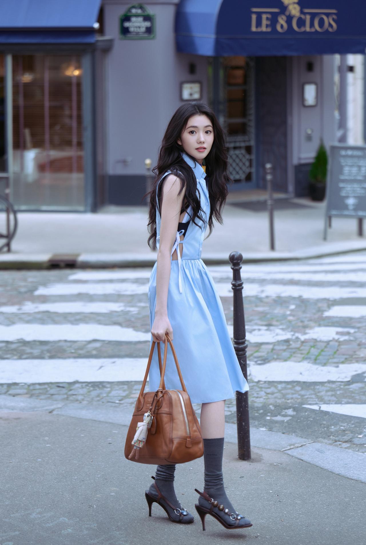 刘浩存｜MiuMiu大秀今晚看秀造型正式揭晓，蓝色系MiuMiuG