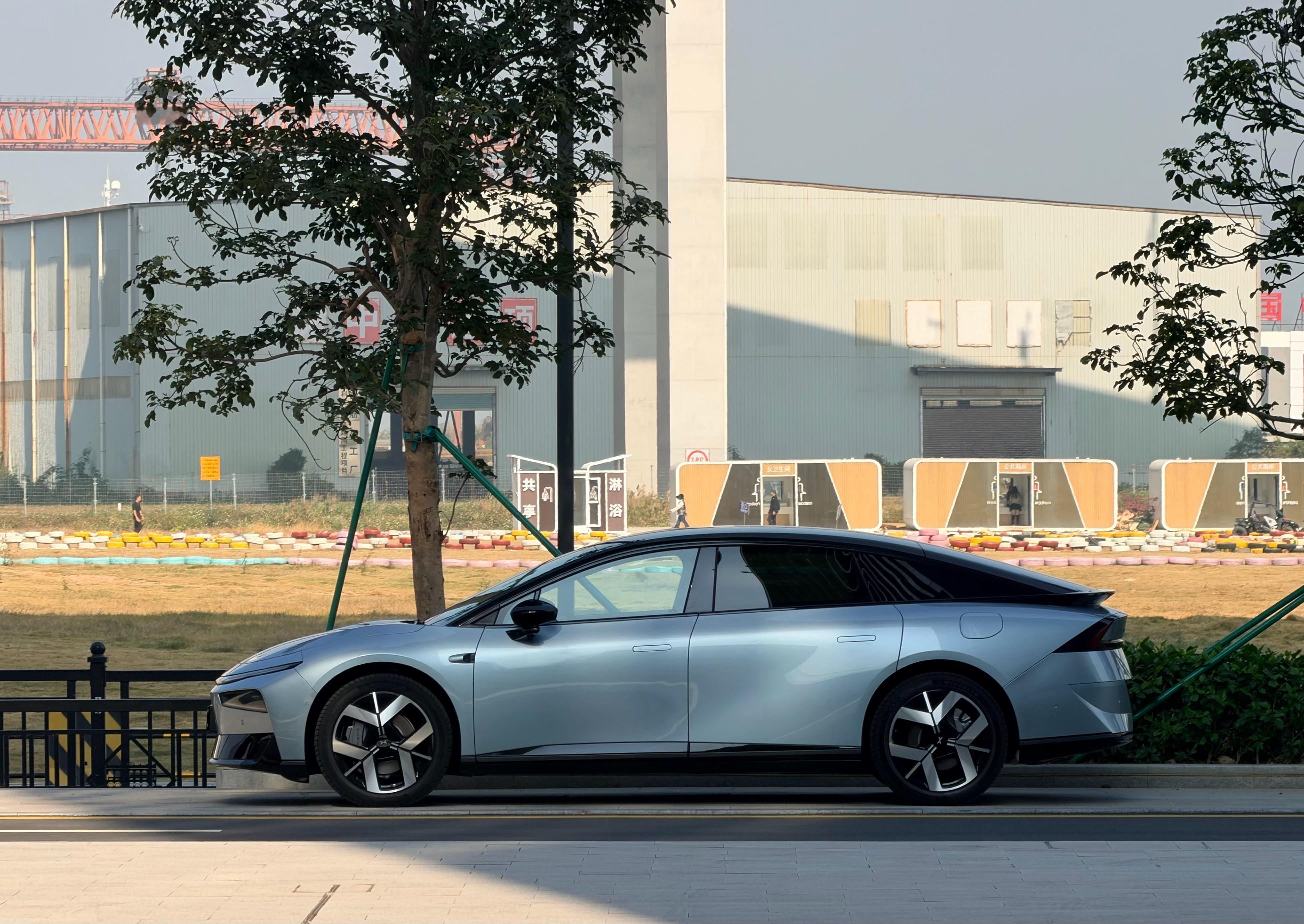 今天来拍一辆我很爱的车