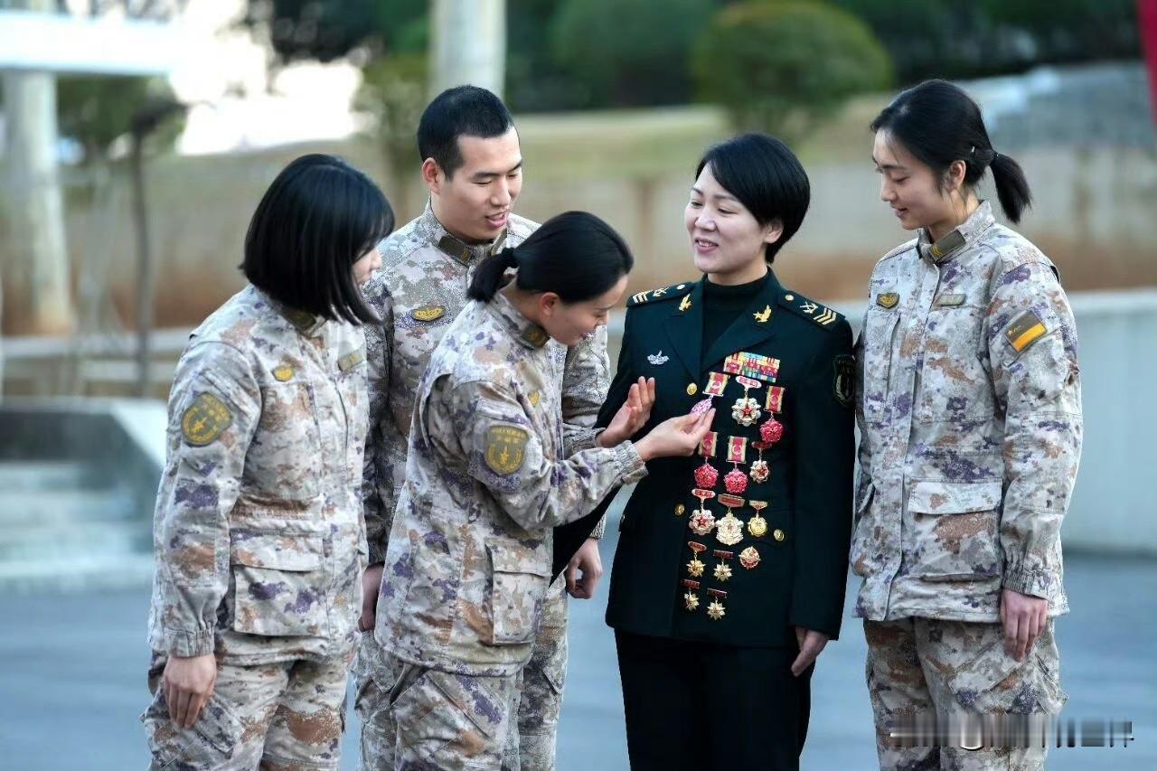 这位兵王小姐姐，把16年青春，焊在了火箭军通信岗河南洛阳87年姑娘邢莹莹，2