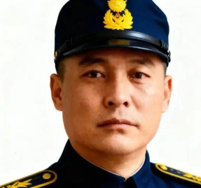 1947年，国军军长听说自己的儿子被当成共产党抓了起来，气坏了：“我在前线和共产