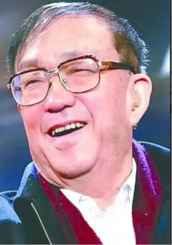 著名导演谢晋一家六口，到2023年底全部离世了。更让人心寒的是，一共养育四个子女