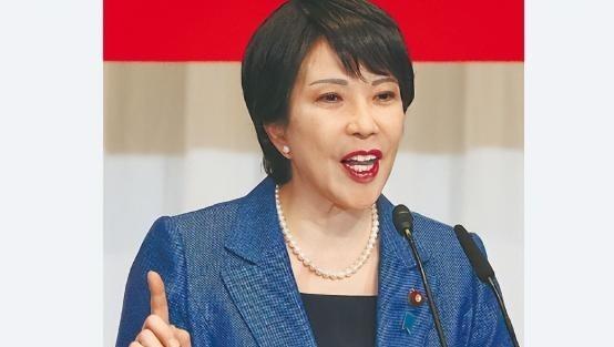 高市早苗又跳出来了，这次直指中国辽宁舰编队的训练行动，公开甩出警告，还要求中方马