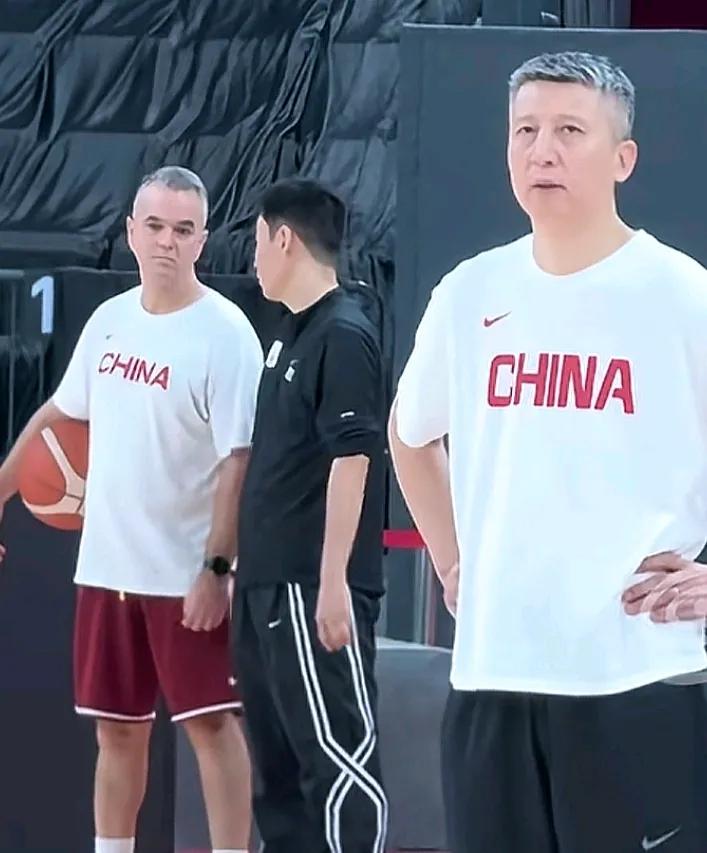 本次男篮亚洲杯，各队都非常重视，都有很多归化球员，中国队前景会是如何呢？相比其