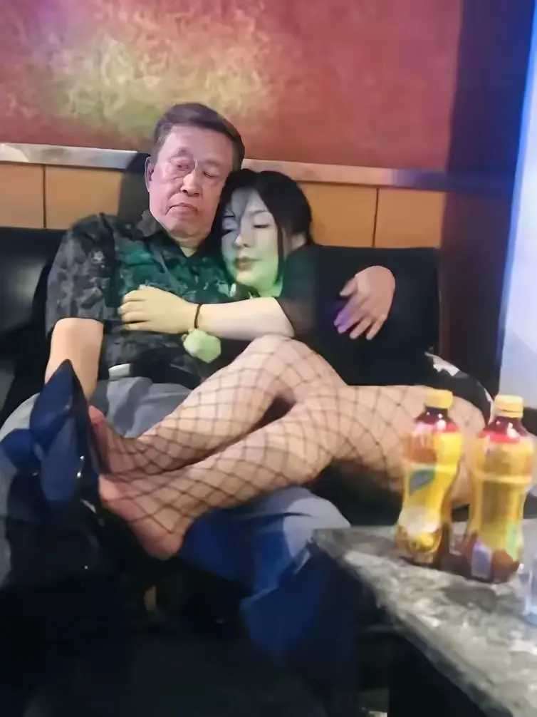退休金过万，最美不过夕阳红。