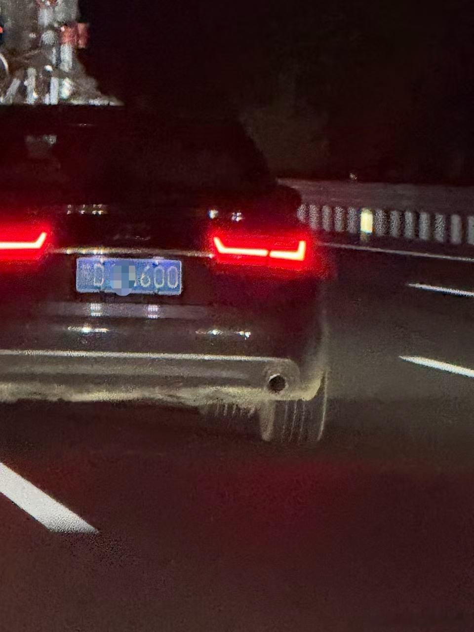 我有时候觉得缘分非常奇妙，中途高速上一台车从我旁边超过去，美丽说你大爷的，你大爷