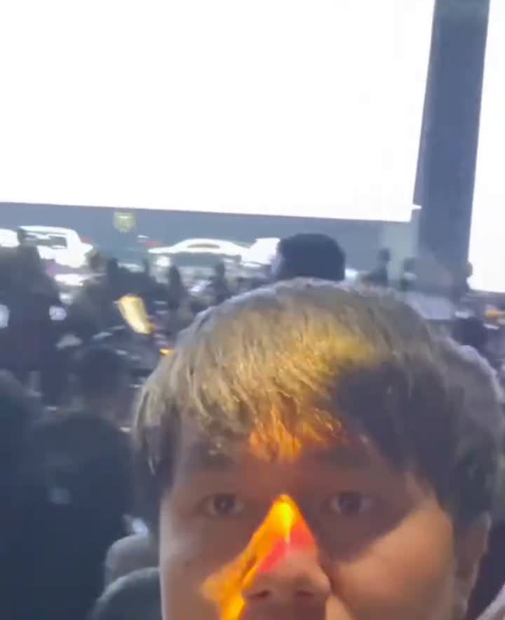 我是真的有点后悔去参加尊界S800的发布会了，真的很后悔。整个发布会余总讲了两个