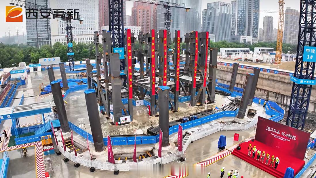 以“瀑布”为设计灵感，锦业路在建213米「大夏中心」达成主体正负零节点，正式向上
