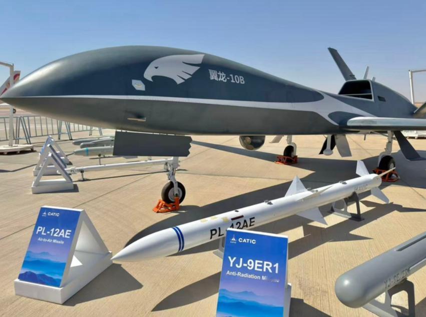 9月8日航空工业一张照片直接实锤！埃及国际航展上，霹雳-108空空导弹首次