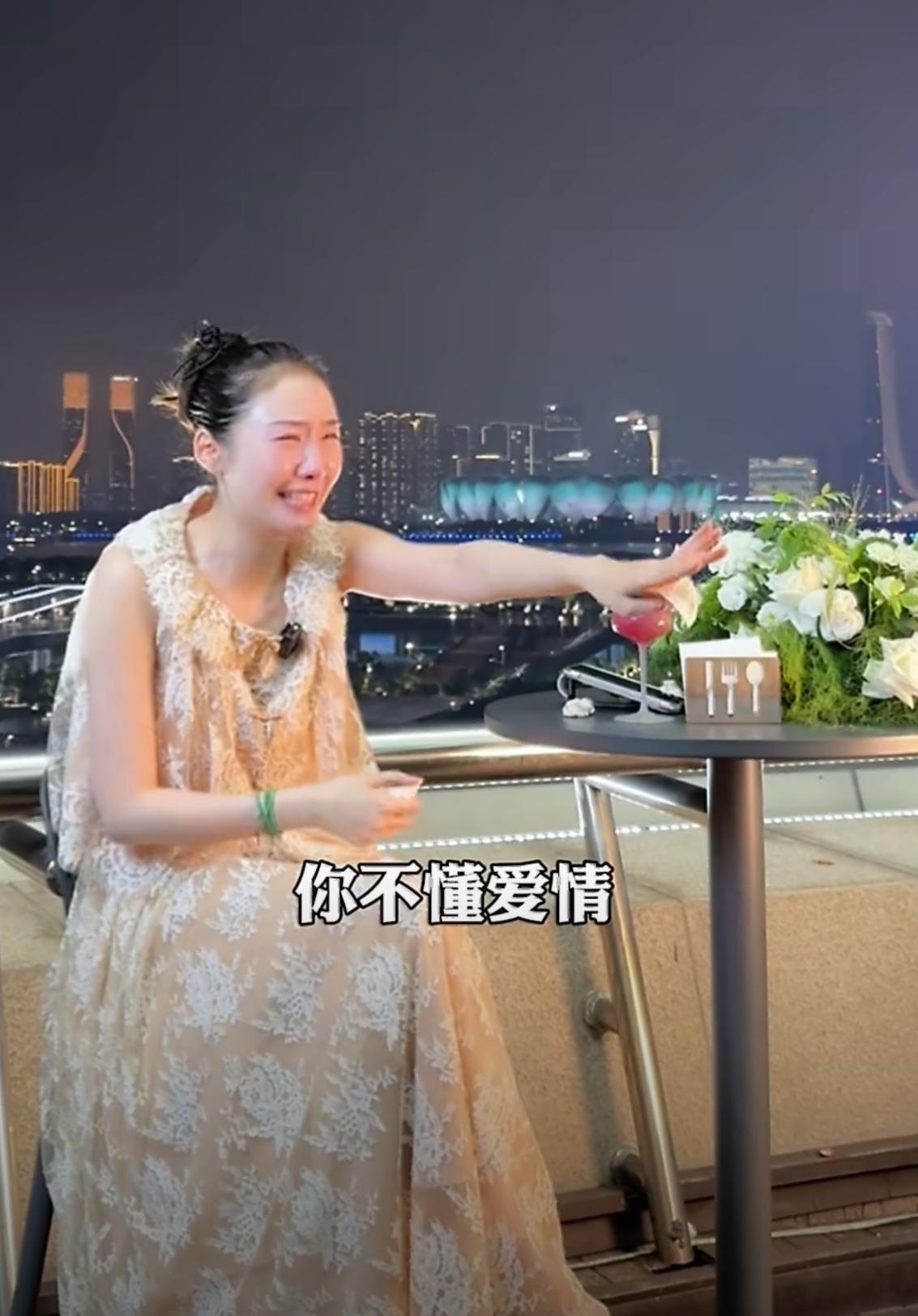 霍尊给所有男人提了一个醒，你可以早早跟女人谈恋爱，也可以走红之后分手，但