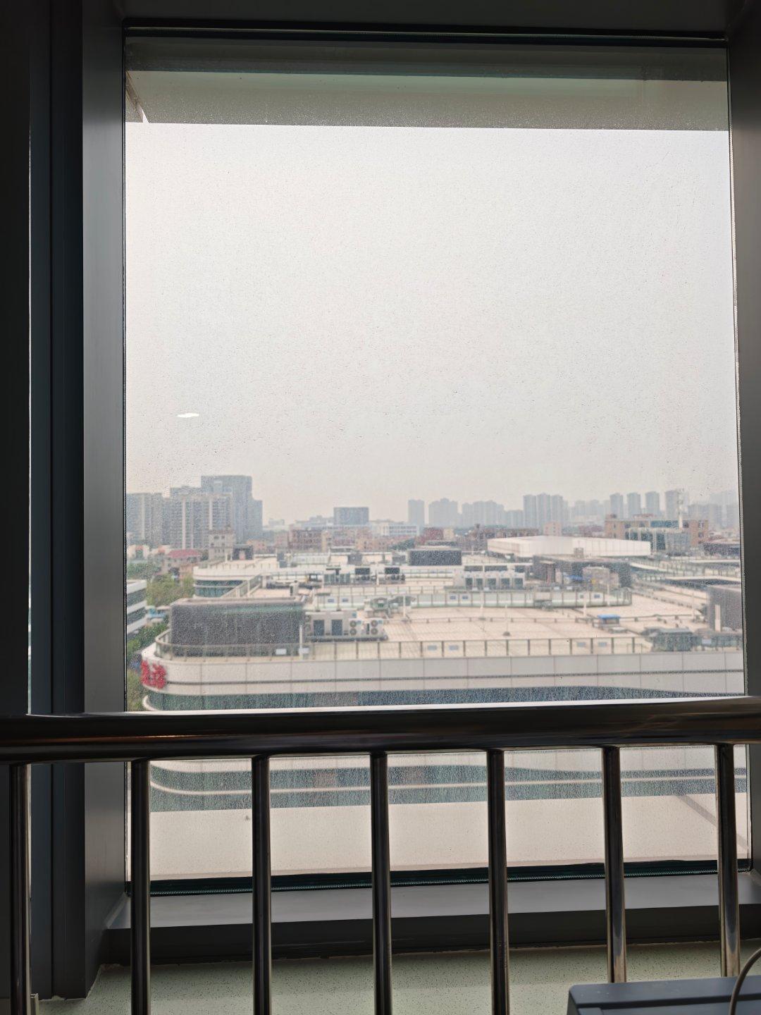 早起打卡20天。还好昨天早睡啊，刚刚被护士叫起来。