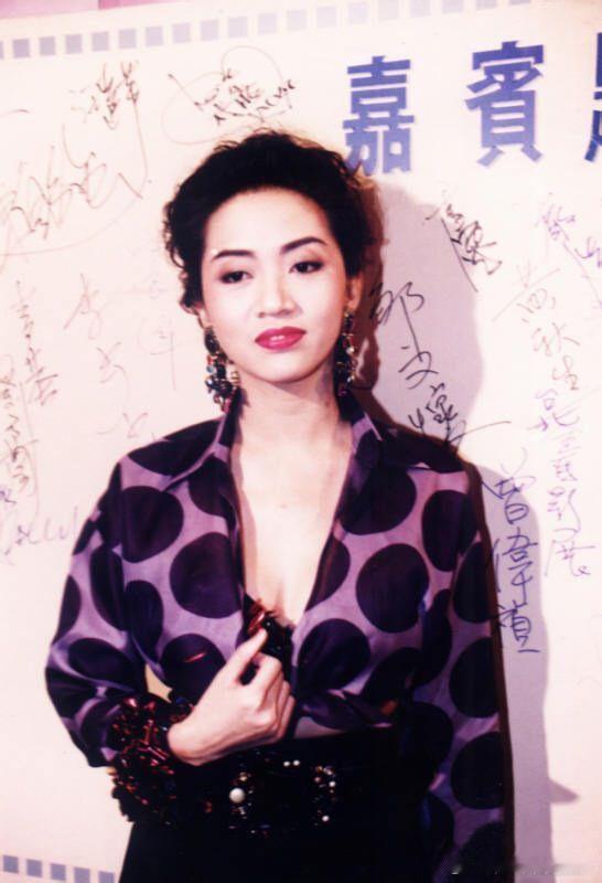 1993年4月23日第12届香港电影金像奖现场的梅艳芳
