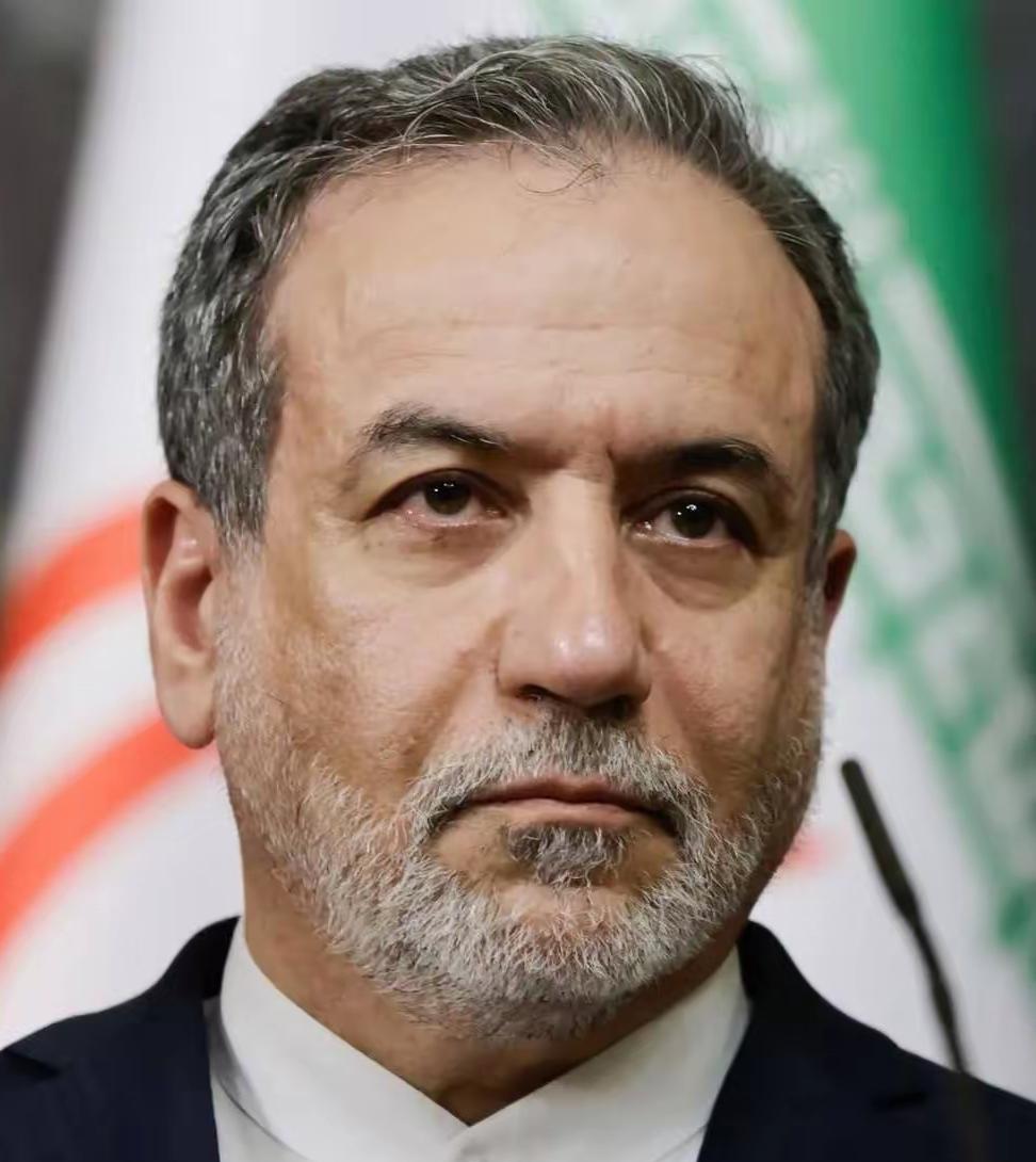 伊朗外长对美国海上封锁做出回应2026年4月12日，波斯湾的局势忽然进入新的