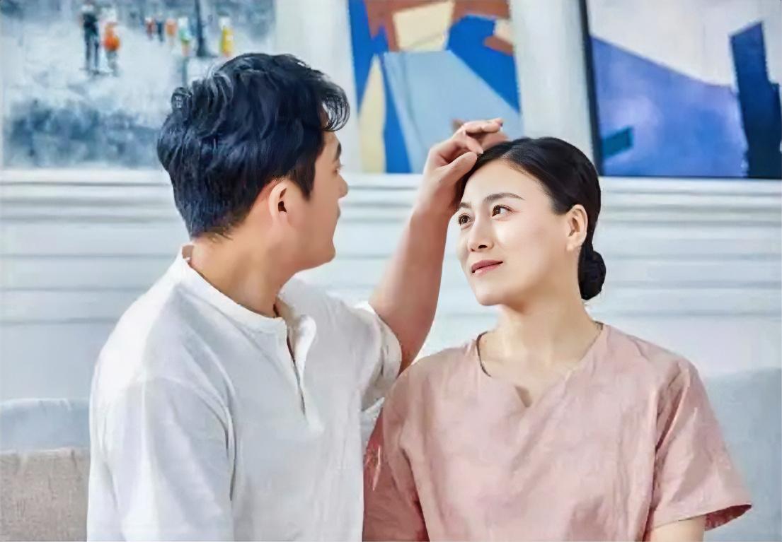 能白头偕老的夫妻，都跨过了这3道坎。第一道坎：接纳对方的缺点。有这么一对夫