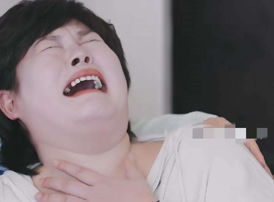 于娜录综艺时情绪失控，想到了去世没多久的爱人失声痛哭，她还是挺胖的，看着体重有2