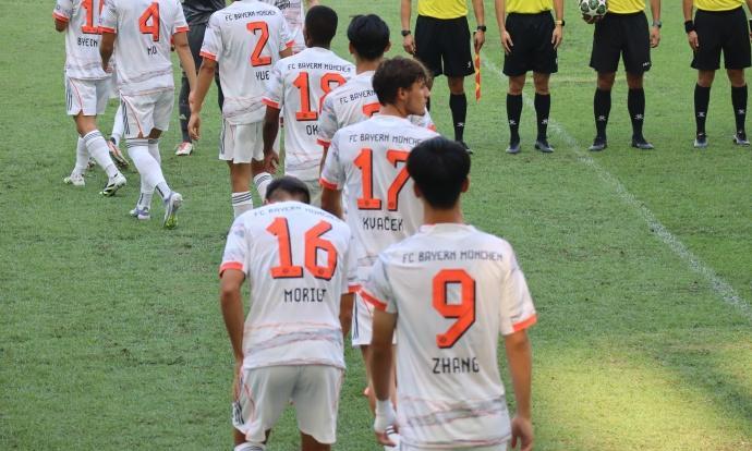 辽宁小将炸裂慕尼黑！张家鸣身披拜仁9号梅开二度，4-2碾碎浙江FC来自辽宁铁人